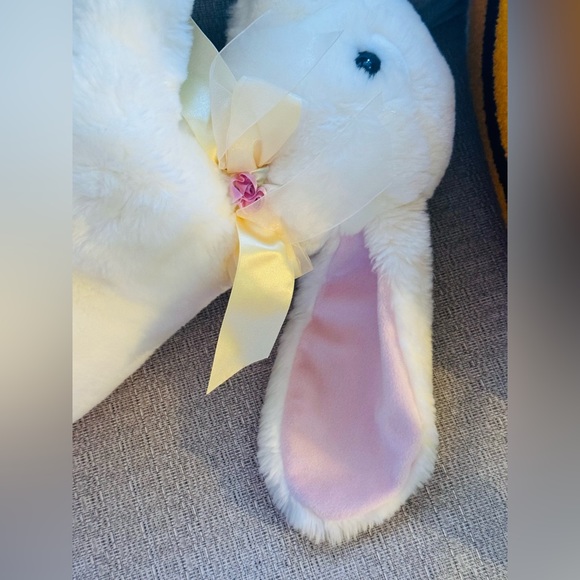 Commonwealth Novelty Toys Plush Cuddly Love Bunny - Picture 5 of 7